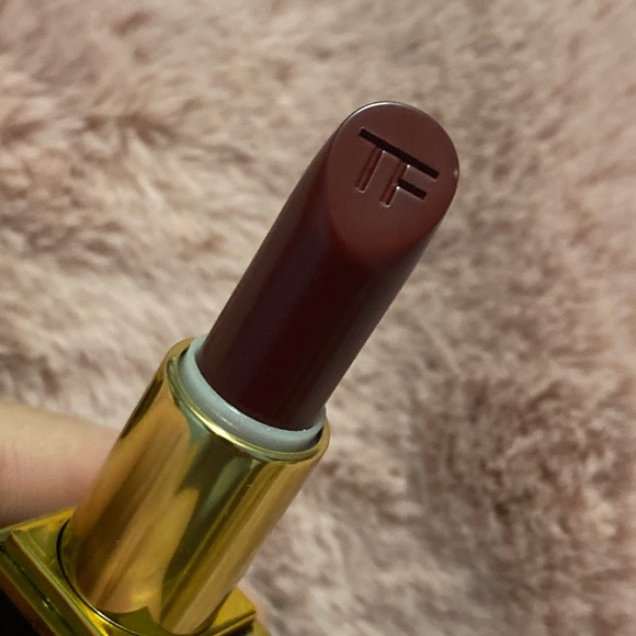 Tom Ford Velvet Cherry Lipstick - Picture 8 of 15